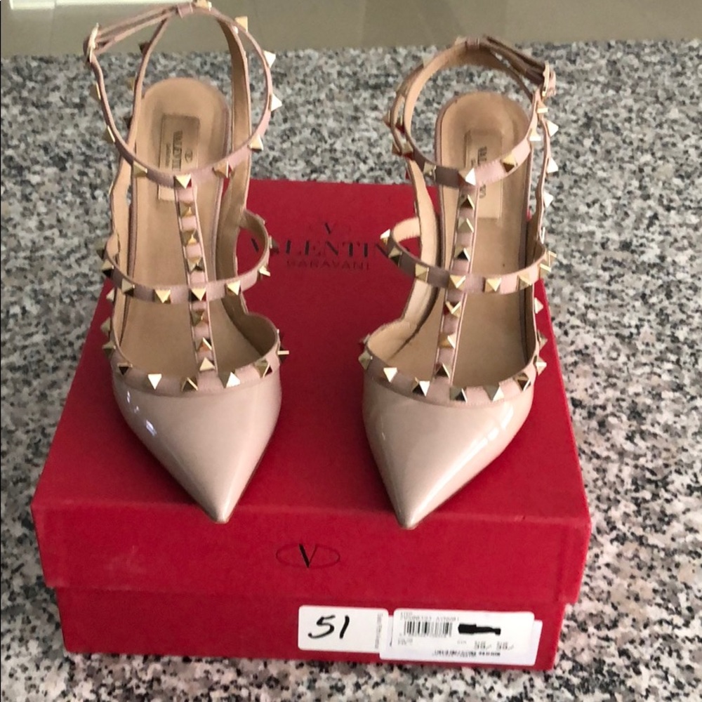 Valentino PATENT ROCKSTUD CAGED PUMP 100MM